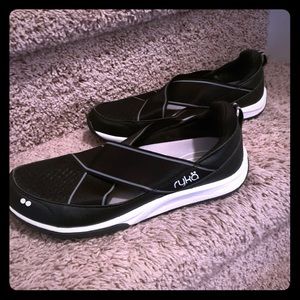 Women’s Shoes size 8 like new condition